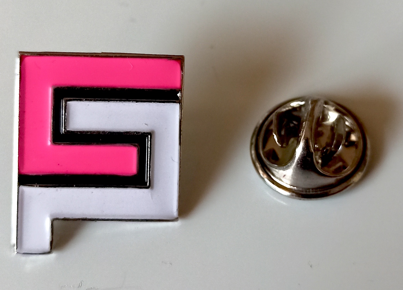 Small lapel pin Small lapel pin